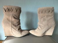 H&M High Heels Stiefelette Keilabsatz Echt Leder Gr 36 Taupe NEUw Essen - Essen-Kray Vorschau