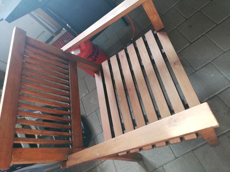 Ikea Gartenmöbel Tisch und 4 Stühle mit Auflagen in Aalen