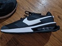 Nike Sneaker schwarz weiß wie neu ! Größe 44, wie 43 Nordrhein-Westfalen - Marl Vorschau