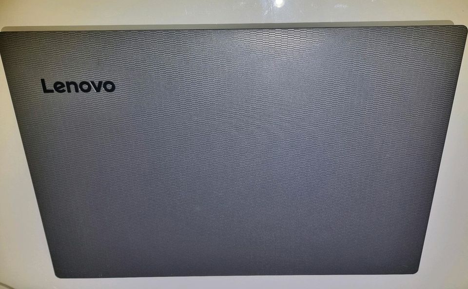 Lenovo V130-15IKB i5-7200U 8gb RAM 250GB SSD in Augsburg