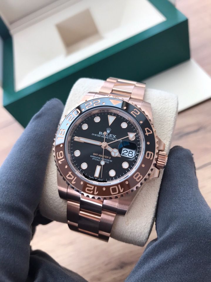 Ungetragen Rolex GMT-Master II Everose-Gold 126715CHNR in München