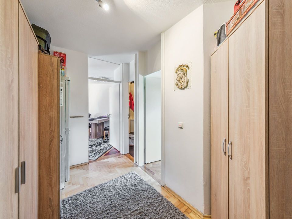 Kapitalanlage! Charmante und gepflegte 2-Zimmer-Wohnung mit Blick ins Grüne in München