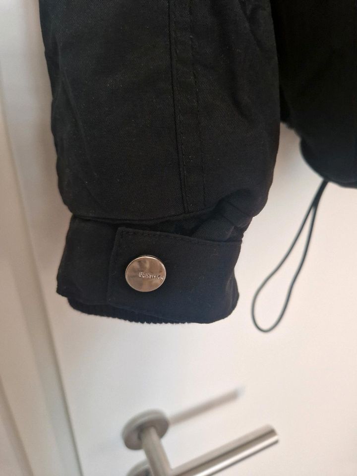 Bershka Jacke S neu in Gröningen