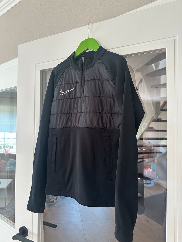 Nike Dri Fit Shirt Gr. 137-147 oder M in Schwanewede