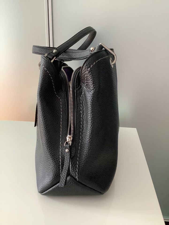 CINQUE Handtasche schw. Leder in Berlin