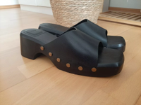 Mango Leder-Clogs mit Nieten Schwarz 100% RINDSLEDER Größe 40 Neu Bayern - Obernzell Vorschau