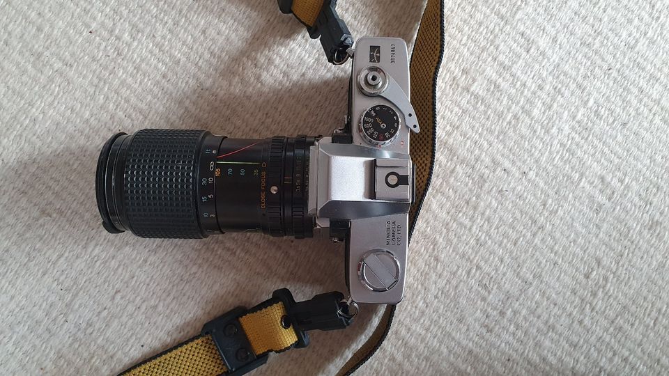 Minolta SRT 303 Spiegelreflexkamera + Tokima Objektiv 35-105mm 1: in Freising