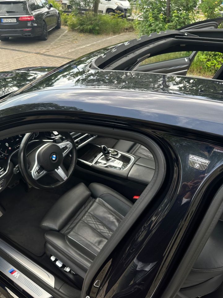 BMW 750d xDrive - M Paket Carbonschwarz - MwSt. ausweisbar !!!! in Berlin