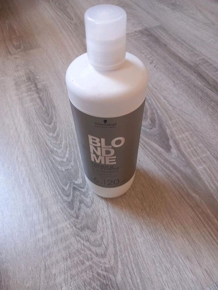 Schwarzkopf Haare in Zeulenroda