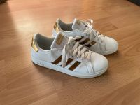 Adidas Sneaker Weiß/Gold 37 NEUWERTIG Kreis Pinneberg - Elmshorn Vorschau