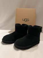 UGG Stiefel CLASSIC mit Schleife Bayern - Wendelstein Vorschau