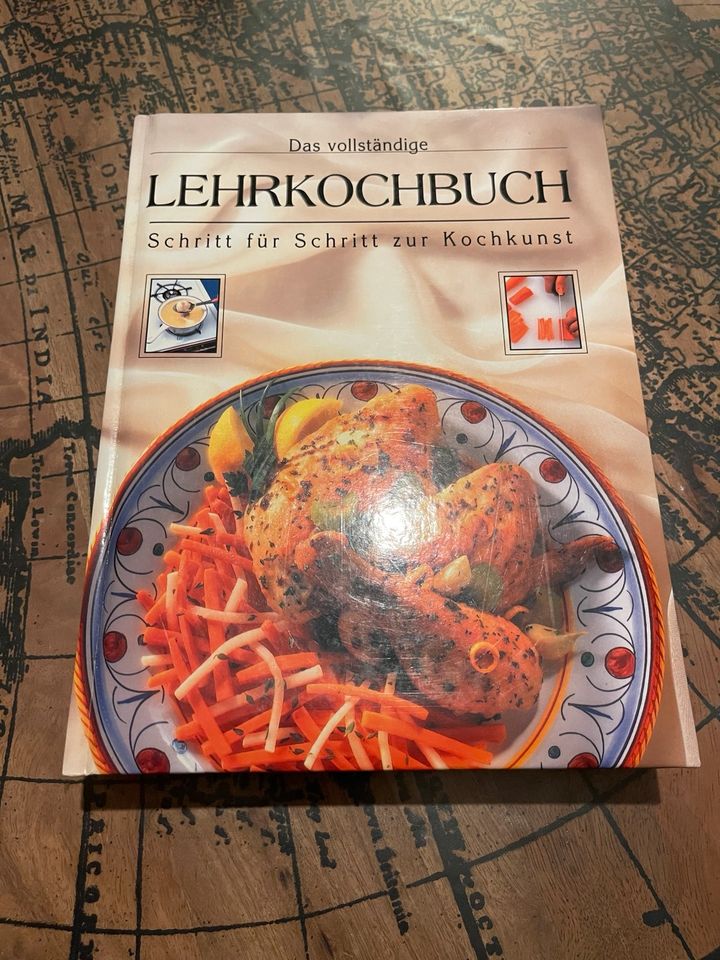 Das vollständige Lehrkochbuch* gebunden* 608 Seiten Rezepte* in Schwarmstedt