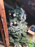 1 Weihnachtsbaum mit Schmuck und Lichterkette Niedersachsen - Helmstedt Vorschau