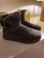 UGG Mini Bailey Button II Nordrhein-Westfalen - Leichlingen Vorschau