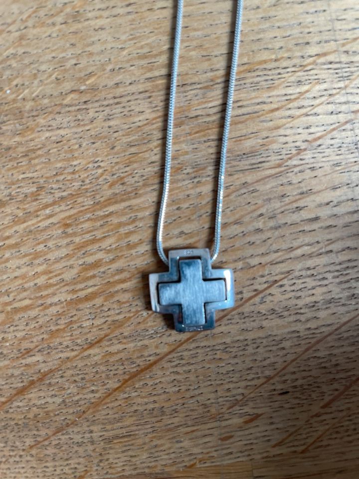 Esprit Kette mit Kreuz  Silber 925 in Hatzenbühl