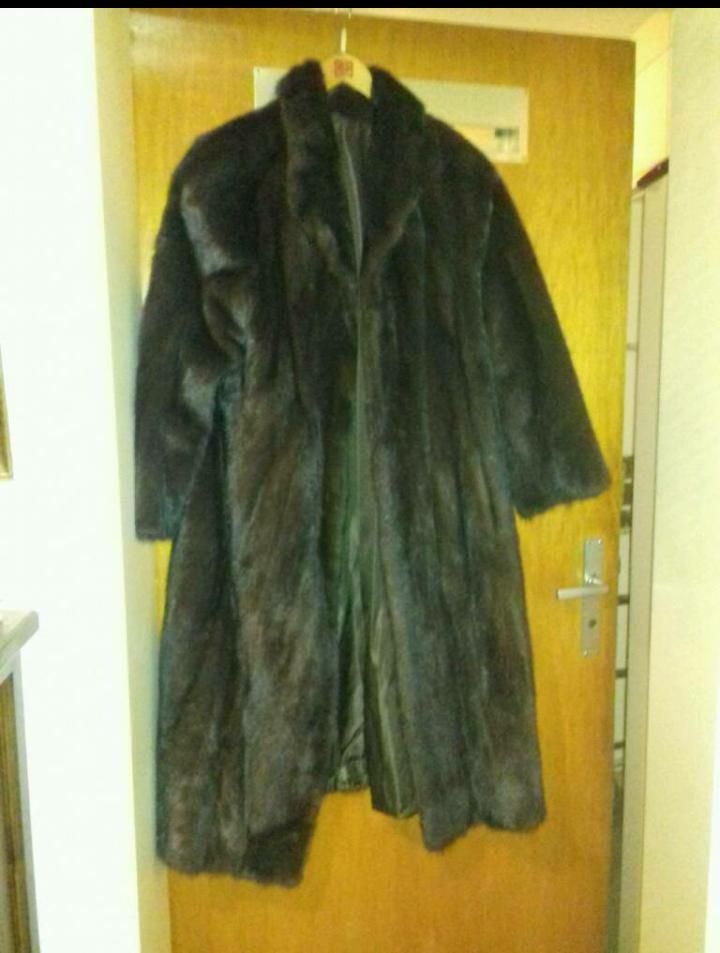 Pelz Mantel aus Nerz Gr. L Farbe dunkelbraun in Magstadt