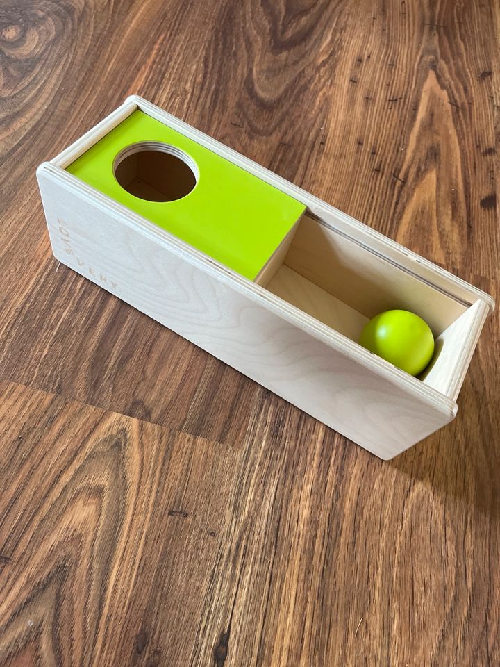 Lovevery Kugel-Schiebe-Kasten/ Holzspielzeug Montessori in Dersum