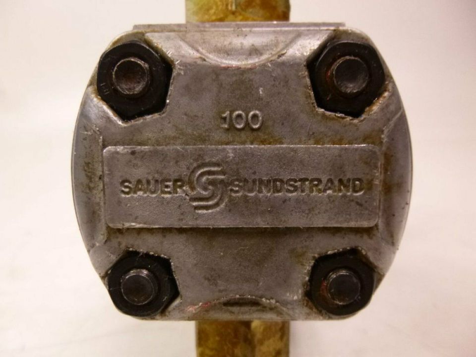Sauer Sundstrand Hydraulikpumpe TFP100/1.7 D SC01 F/5H in Borken
