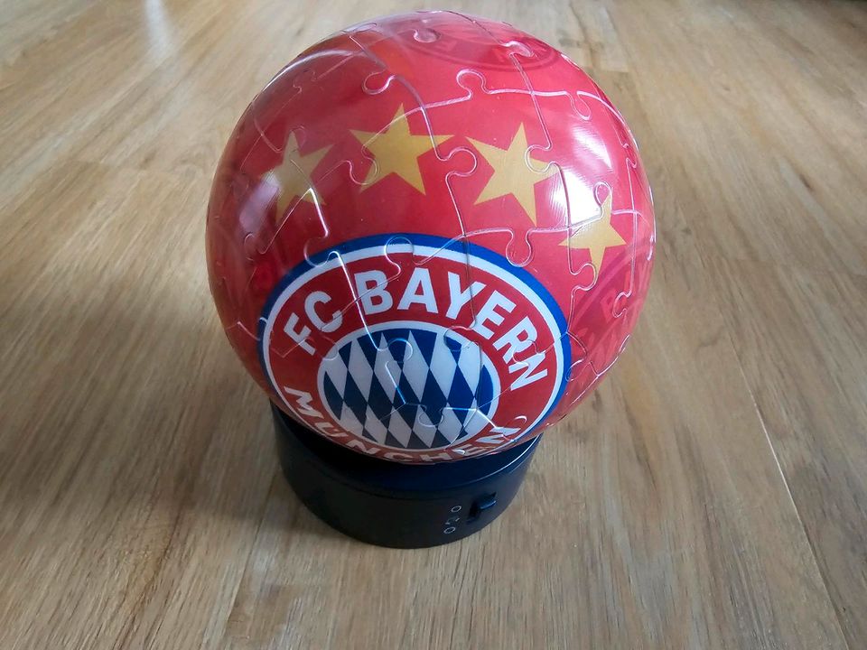 Nachtlicht mit Klatschen, 3D-Puzzle-Ball, von FC Bayern München in Neuenrade