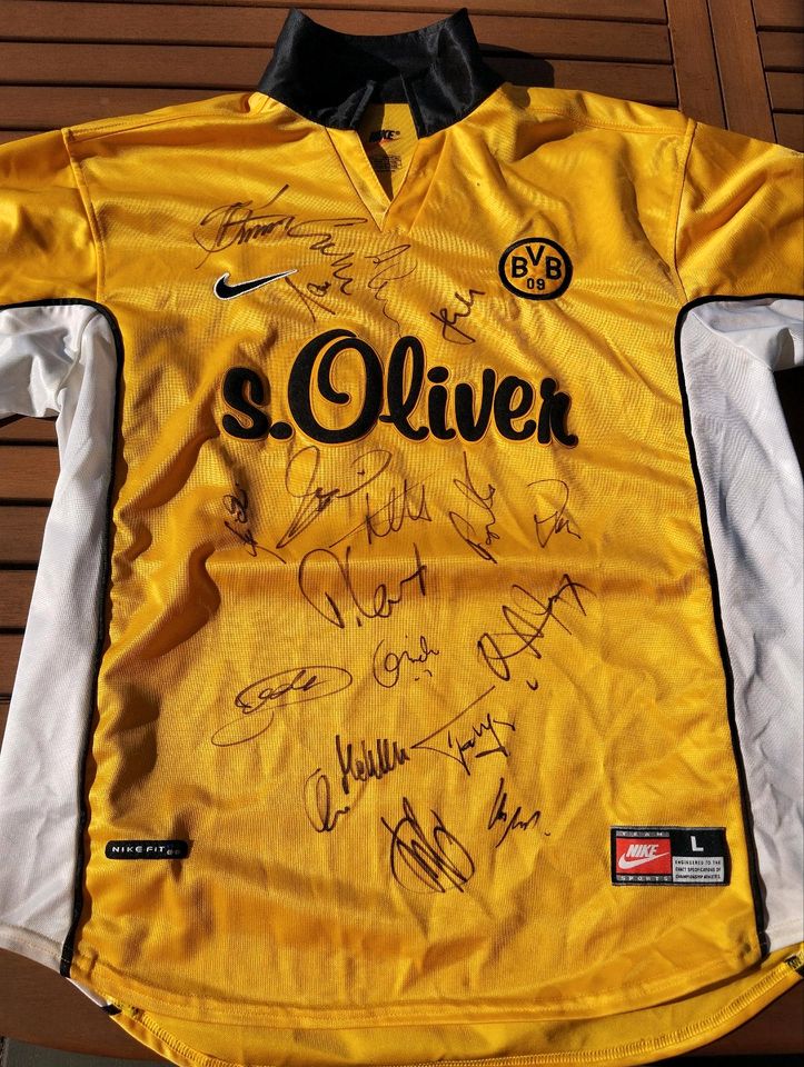 Borussia Dortmund Trikot Saison 98/99 mit Unterschriften Größe L in Dortmund