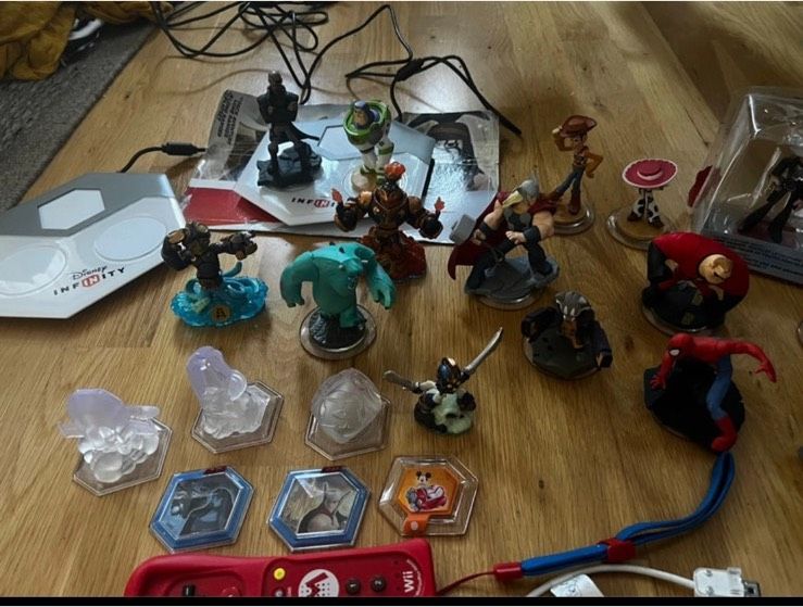 Wii Infinity Marvel Disney Toy Story CD Figuren in Potsdam