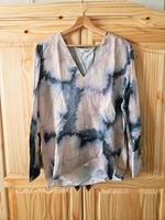 Cos Bluse Batik blau beige S 36 V-Ausschnitt lyocell Hessen - Habichtswald Vorschau