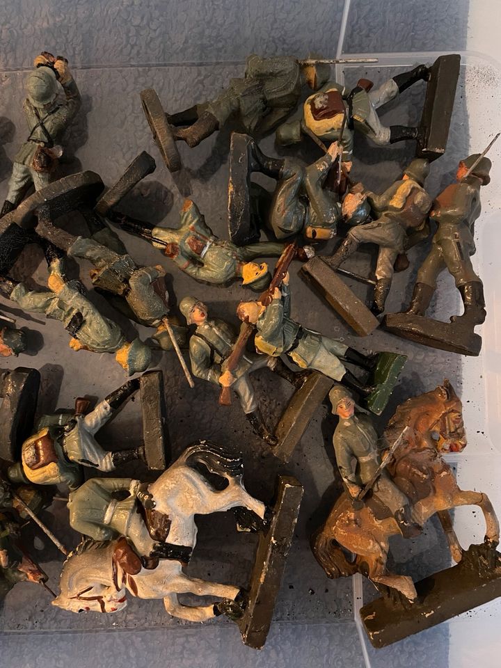 Konvolut Weltkriegsfiguren in Hartenstein