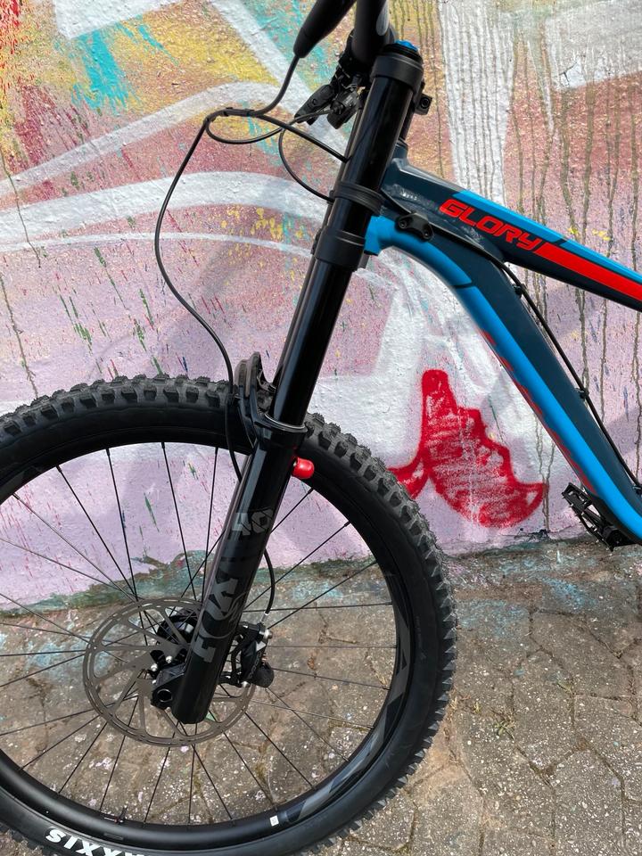 Giant Glory L Mullet 29/27,5Zoll  FOX Downhill Rad Neuaufbau in Wiesbaden