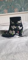 Wunderschöne elegante Blumen Stiefeletten Damen 39 Duisburg - Duisburg-Mitte Vorschau