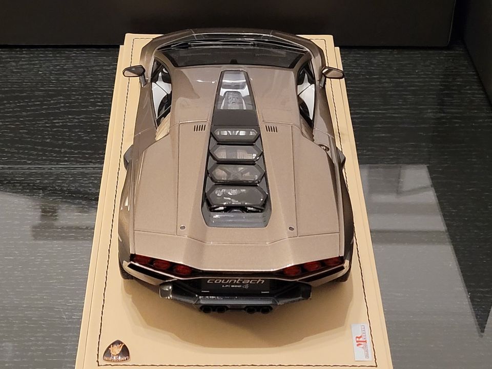 1:18 Lamborghini Countach LPI 800-4 luci del bosco MR Collection in Katzenelnbogen