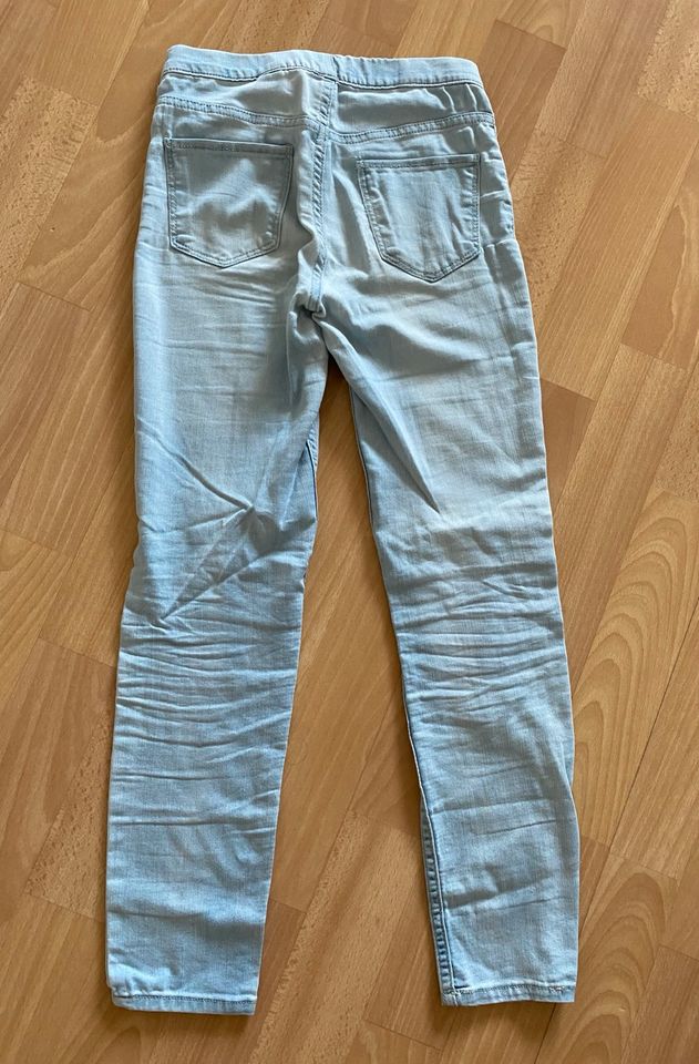 Neu! 2 Jeggings von H&M in hellblau in Berlin