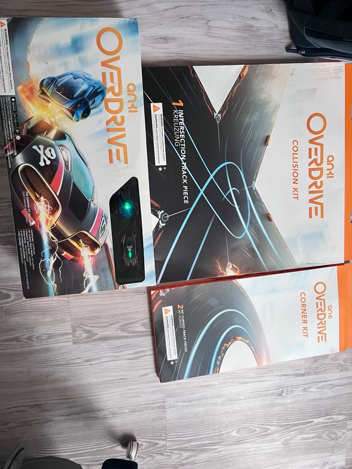 Eine Anki Overdrive mit zwei Extra packs und vier Autos in Neustadt am Rübenberge