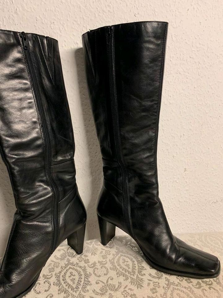 Lederstiefel von FANTASY SHOES/Größe 38/Stiefel/Stiefeletten in Berlin