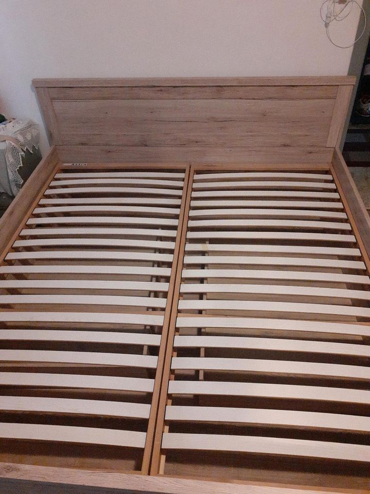 Bett 180/200 cm in Hürth