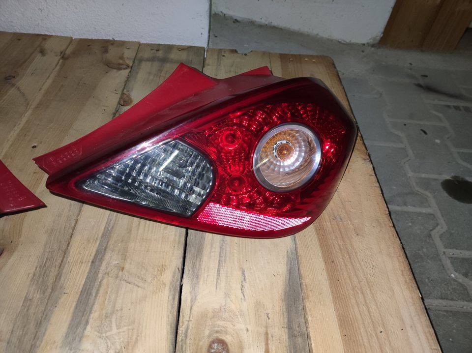 Opel Corsa Rücklichter links und rechts in Dießen