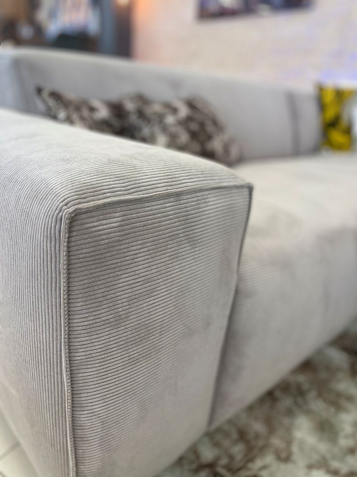 Ecksofa Petite - Feincord Taupe - 258x200 cm in Bocholt