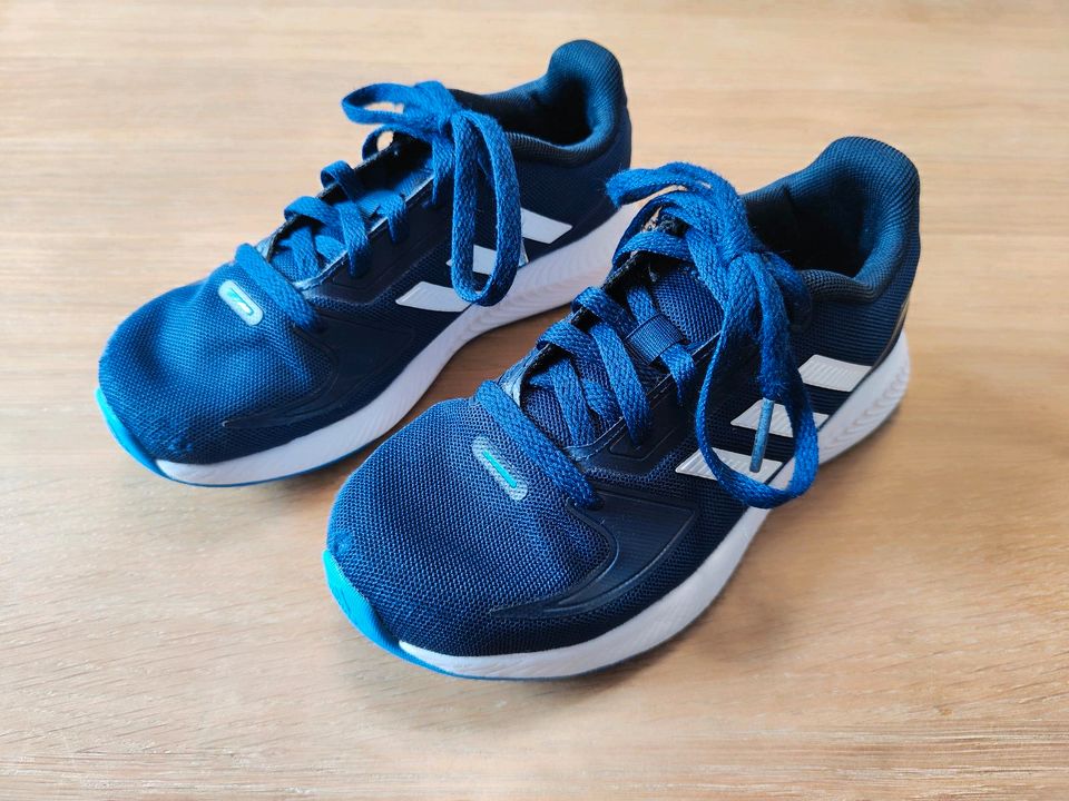 Adidas Schuhe Jungen Sport Schule blau Turnschuhe Turnen Gr. 32 in Leipzig