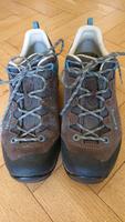 Lowa Wanderschuhe 38 grau Outdoor Schuhe Sneaker Niedersachsen - Salzhemmendorf Vorschau