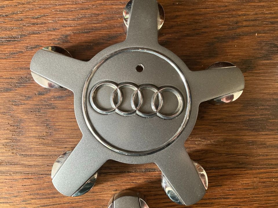 Audi Felgendeckel Nabendeckel Schraubenabdeckung in Hamburg