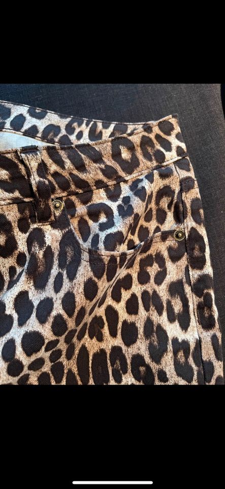 Michael Kors Jeans Leoprint Gr.44 in Saulheim