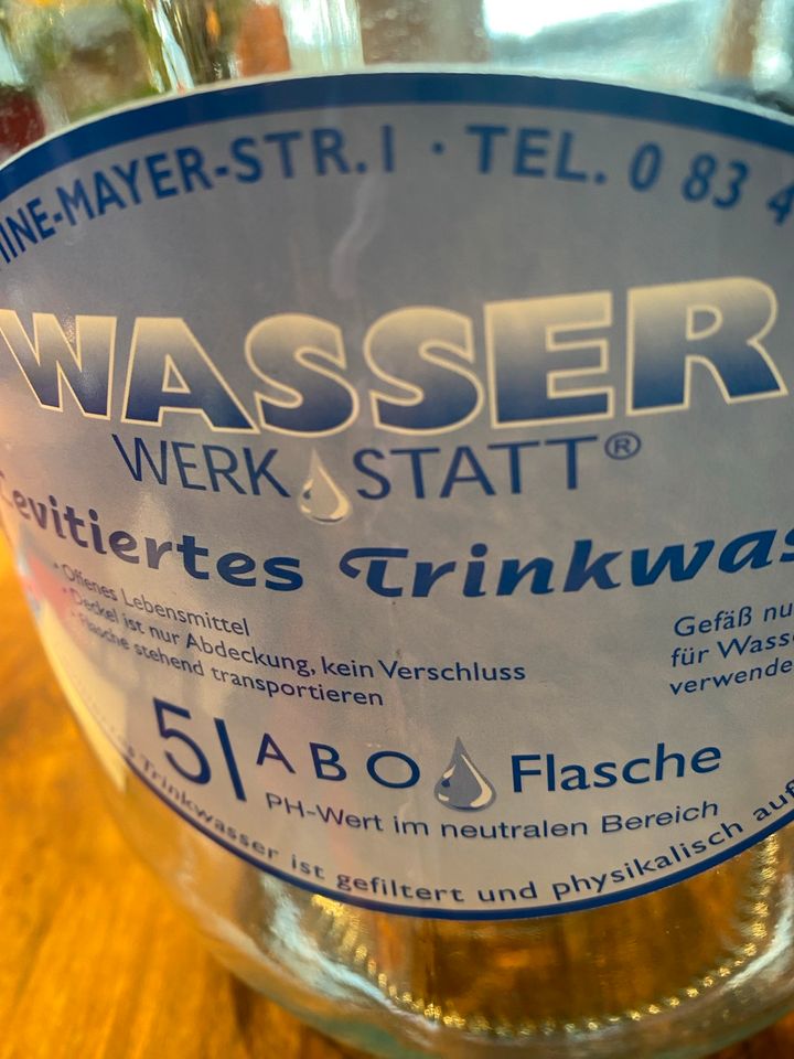 Große Glasflasche/-karaffe (5 Liter) für Trinkwasser in Gailingen am Hochrhein