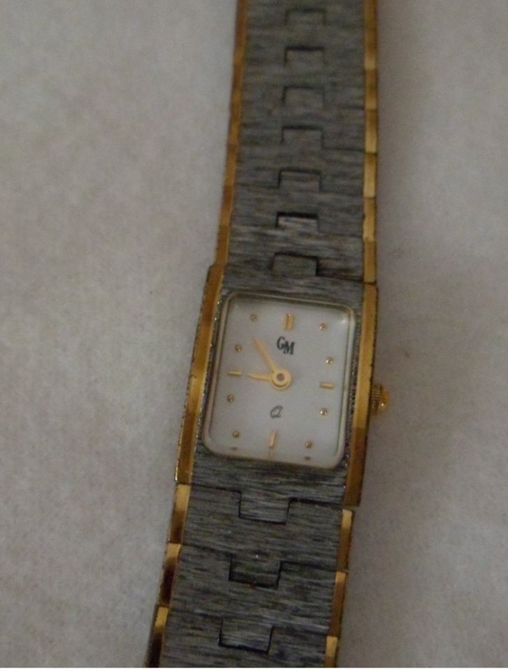 GM Damen Uhr - Armbanduhr Quartz, Silberfarben mit Goldrand in Rostock