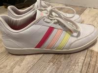 Adidas Schuhe gr 39 Nordrhein-Westfalen - Bergneustadt Vorschau
