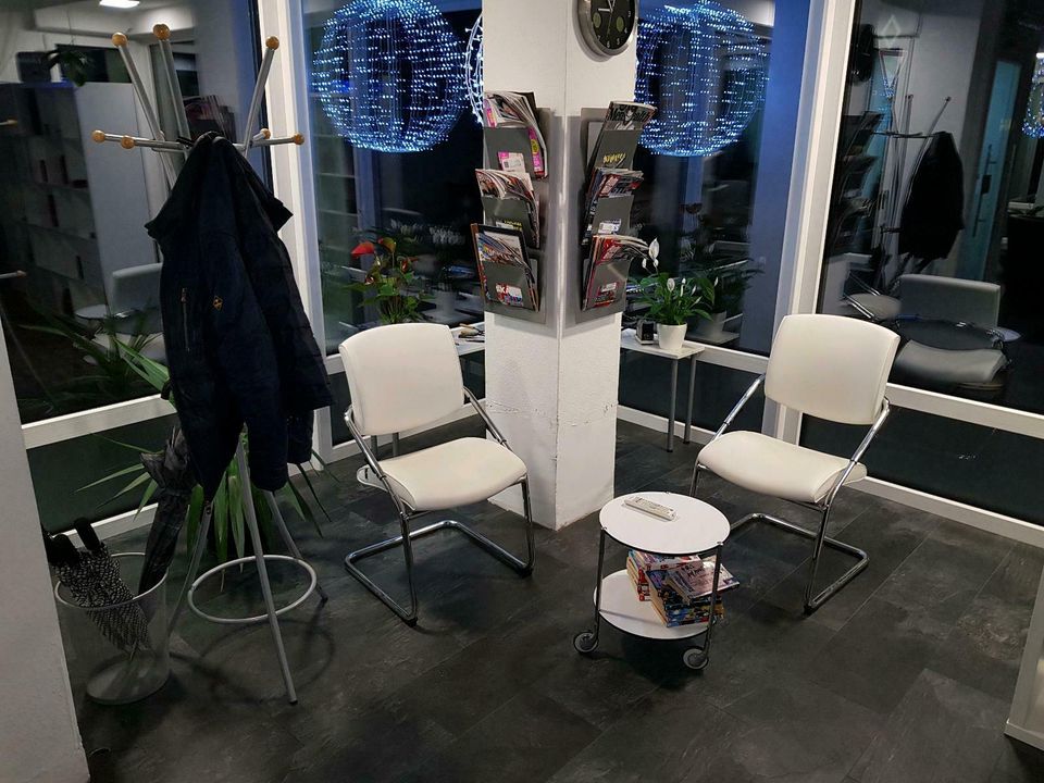 De Almeida Hair sucht FriseurIn in Spalt in Spalt