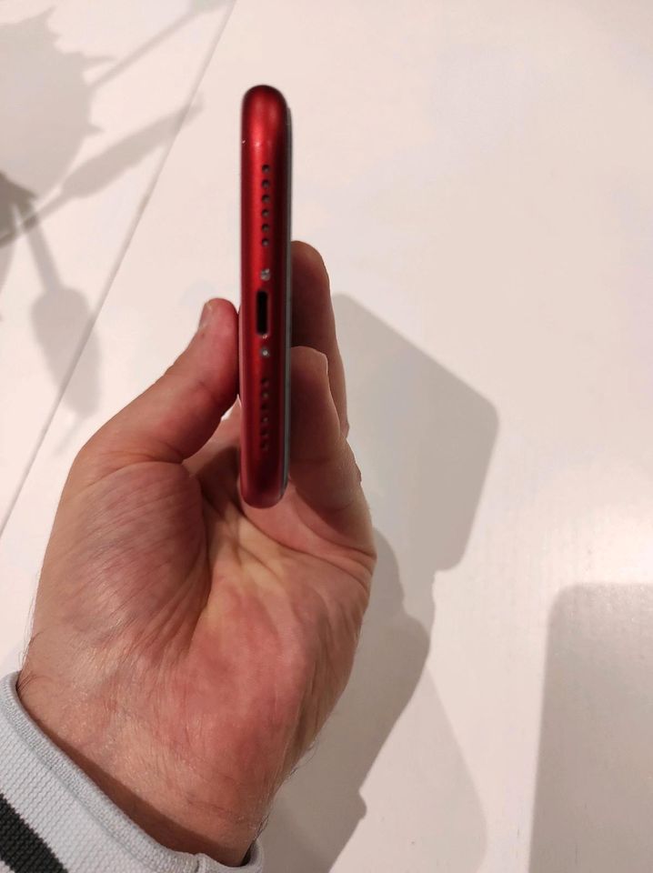 iPhone 11 Produkt Red 64Gb in Herne