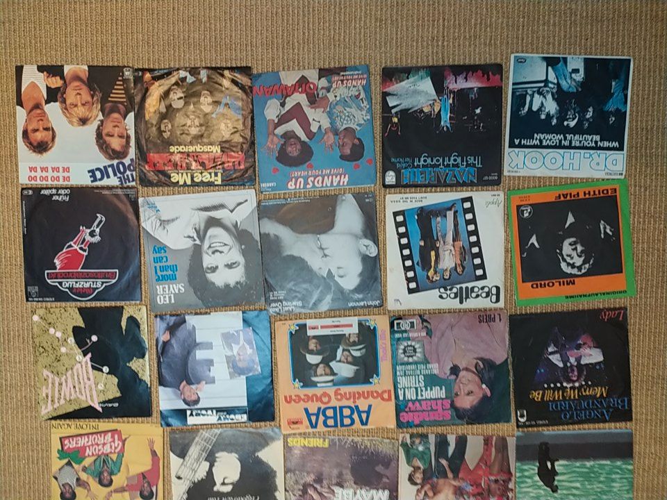 Sammlung 30x Vinyl Singles Beatles Abba Lennon Toto  Nazareth in Burladingen