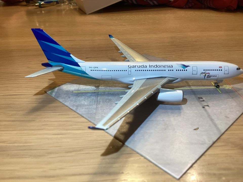 Herpa Wings Garuda Indonesia Airbus A330-200 LIMITED EDITION! in Laufach