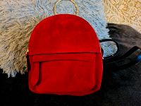 Mini Rucksack rot ZARA Woman mit goldenen Details Nordrhein-Westfalen - Kleve Vorschau