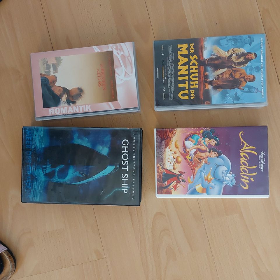 Videokassetten Aladdin,Schuh d. Manitu,Ghost Ship,Brücken Flu je1 in Bürstadt