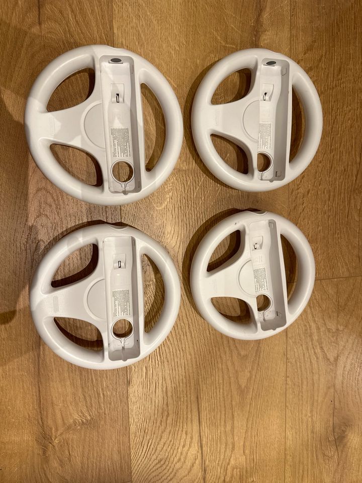 4x WII Lenkräder in Sulzburg